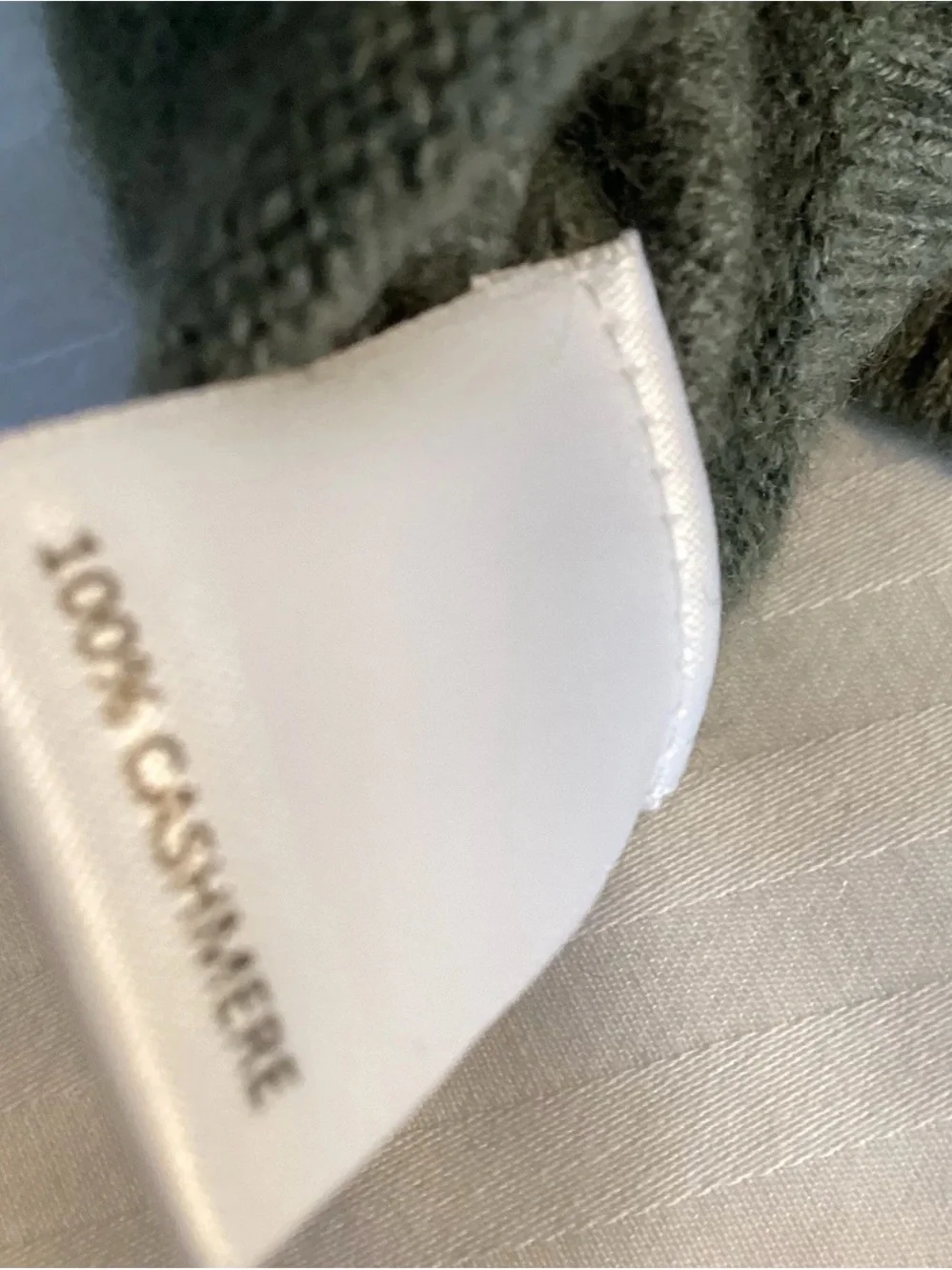 Men’s Luxury Cashmere Cremieux VNeck Sweater L
